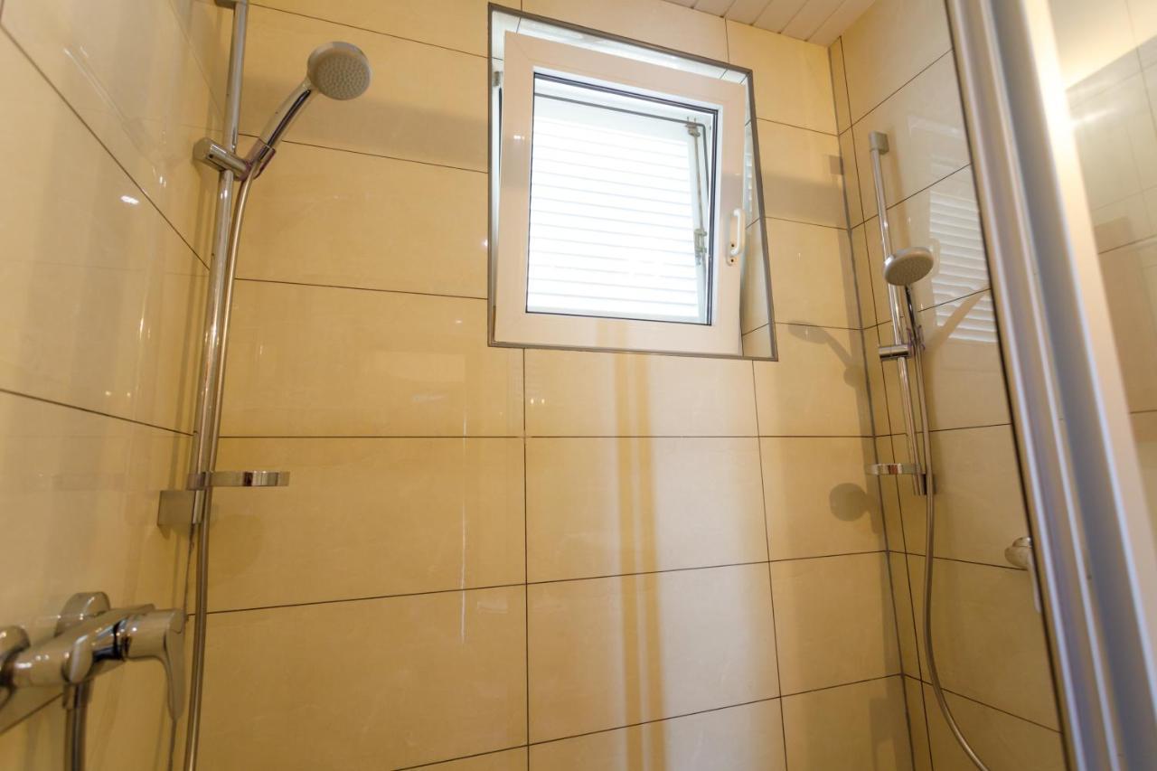 Apartments Lacic Krk Town Exterior photo