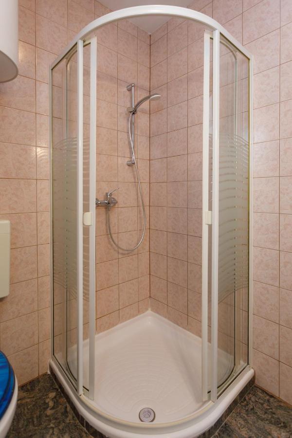 Apartments Lacic Krk Town Exterior photo