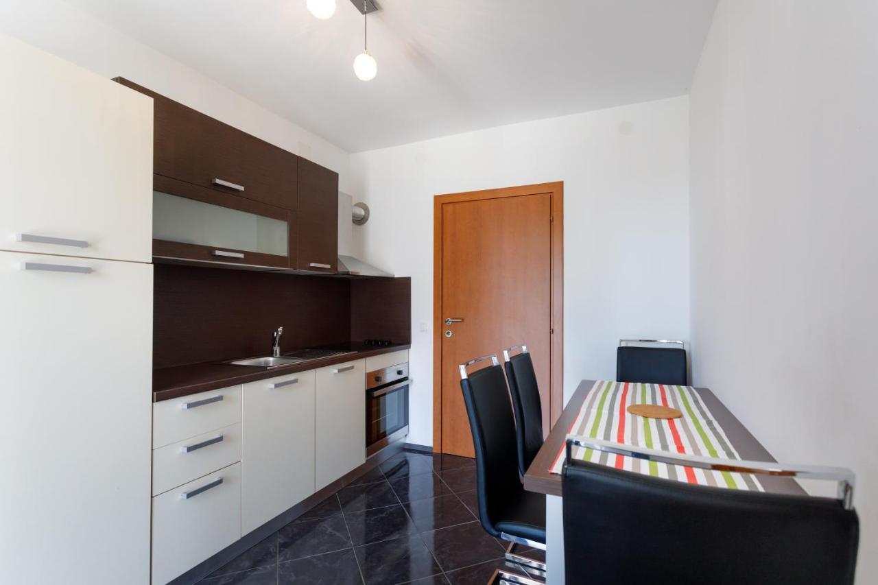 Apartments Lacic Krk Town Exterior photo